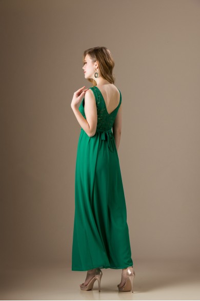 Μακρύ πράσινο φόρεμα με δαντέλα Μακρύ πράσινο φόρεμα με δαντέλα