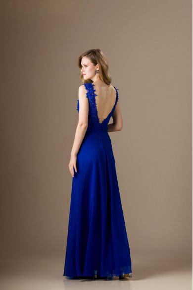 Μακρύ μπλε ηλεκτρίκ φόρεμα με εντυπωσιακή δαντέλα Μακρύ μπλε ηλεκτρίκ φόρεμα με εντυπωσιακή δαντέλα