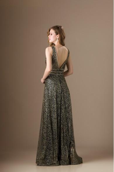 Μακρύ εντυπωσιακό μαύρο φόρεμα με χρυσό Μακρύ εντυπωσιακό μαύρο φόρεμα με χρυσό