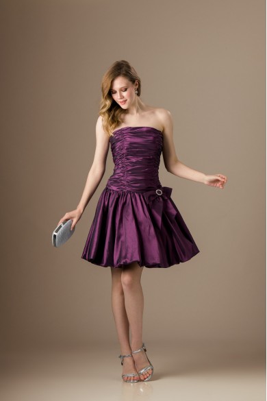 Κοντό μωβ νεανικό φόρεμα στράπλες