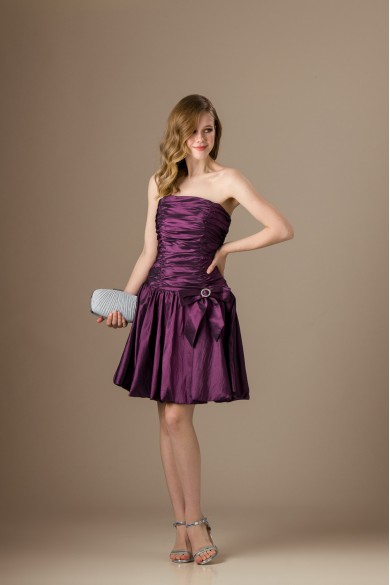 Κοντό μωβ νεανικό φόρεμα στράπλες