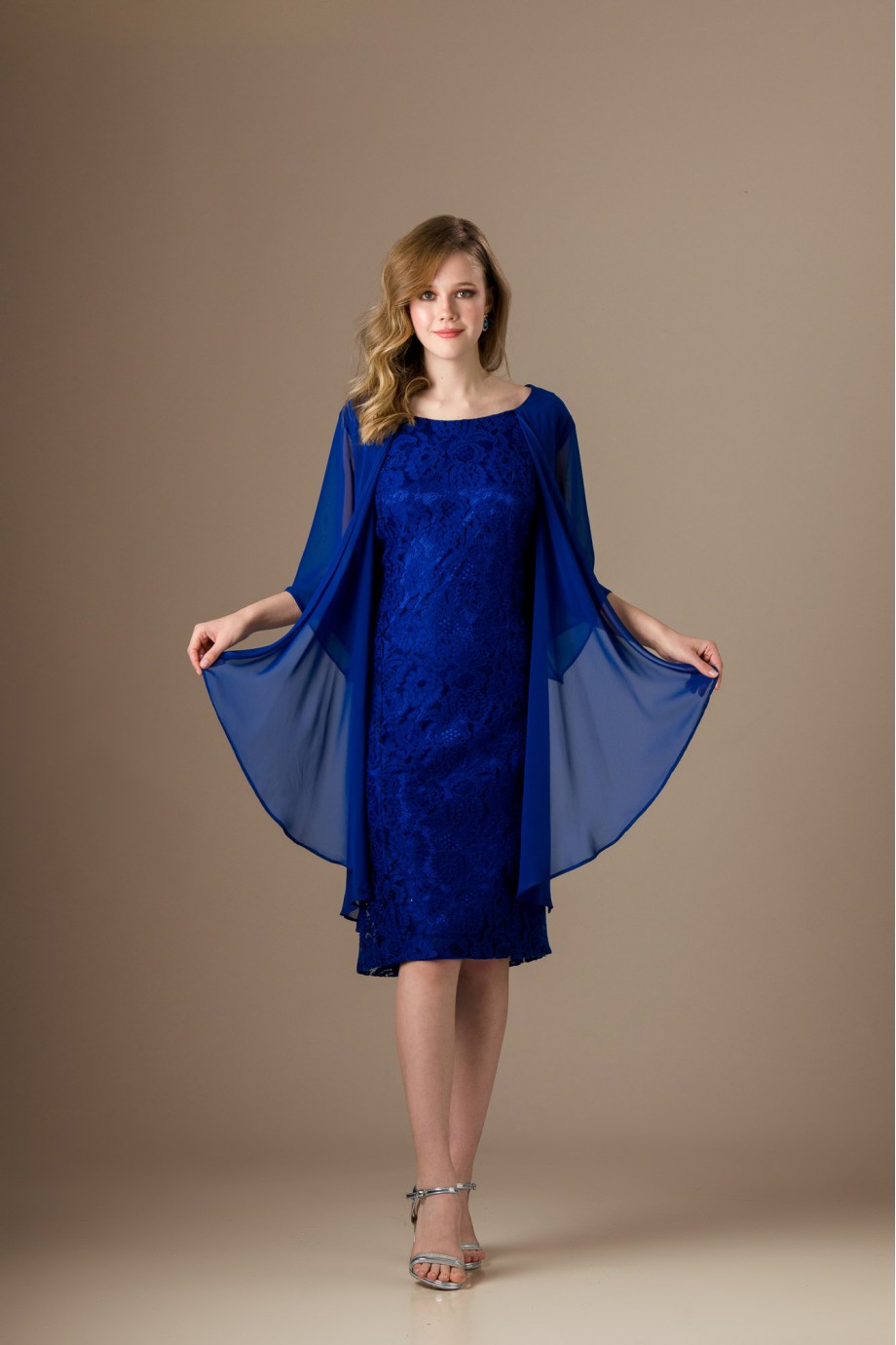 Μίντι μπλε ηλεκτρικ φόρεμα από δαντέλα