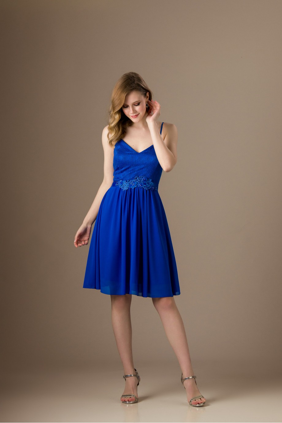 Κοντό μπλε ηλεκρίκ φόρεμα με δαντέλα
