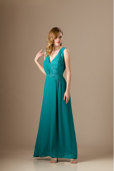 Μακρύ πράσινο φόρεμα με μοτίφ δαντέλας Μακρύ πράσινο φόρεμα με μοτίφ δαντέλας