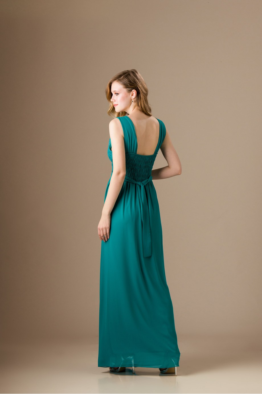 Μακρύ πράσινο φόρεμα με μοτίφ δαντέλας