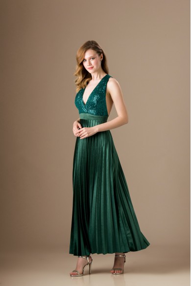 Μακρύ κυπαρισσί φόρεμα με παγέτες Μακρύ κυπαρισσί φόρεμα με παγέτες