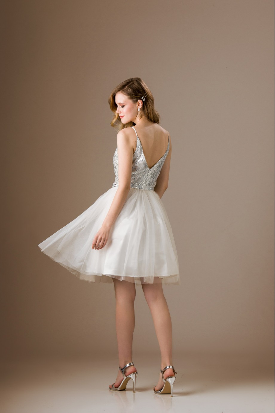 Κοντό λευκό νυφικό φόρεμα