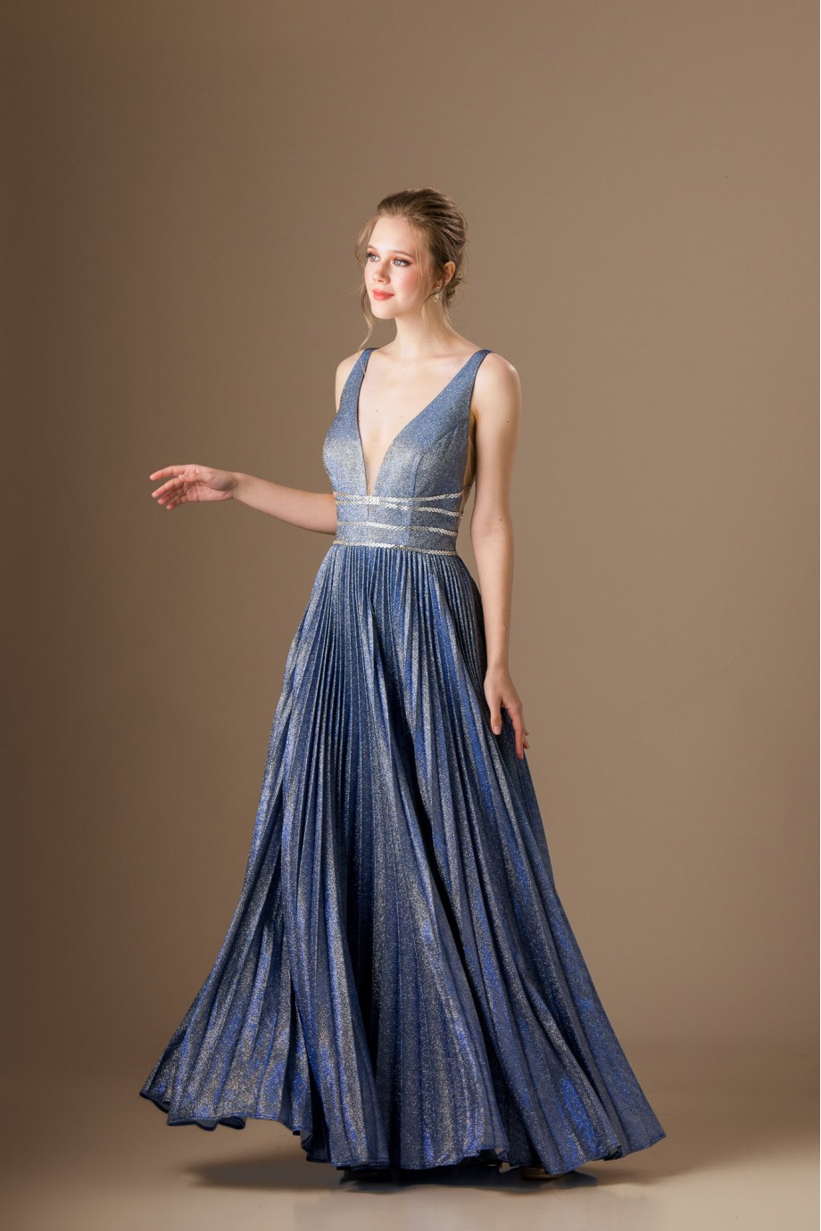 Μακρύ γαλάζιο πλισέ φόρεμα