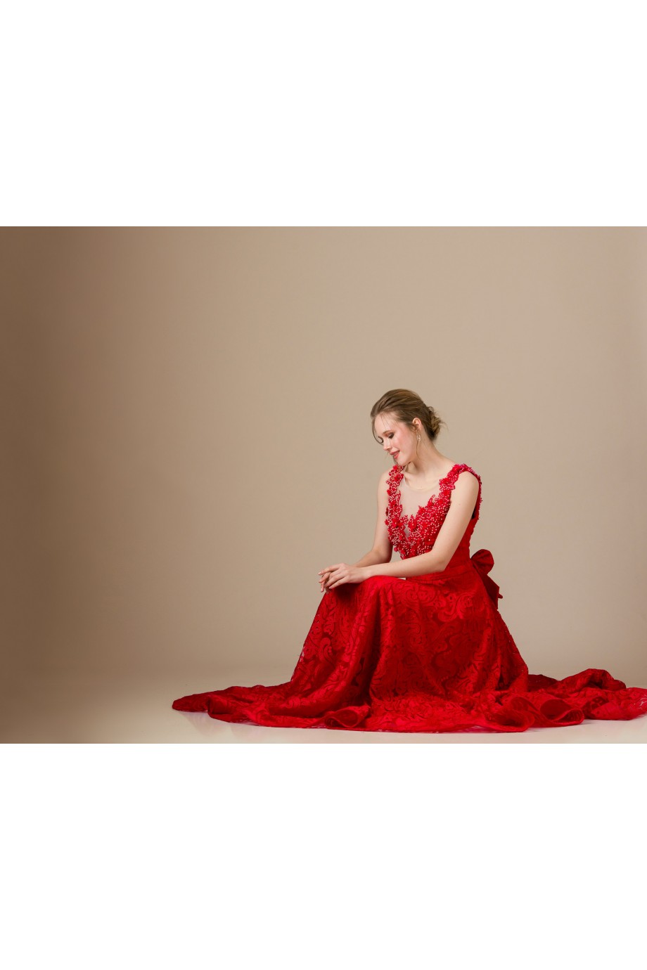 Μακρύ κόκκινο εντυπωσιακό φόρεμα