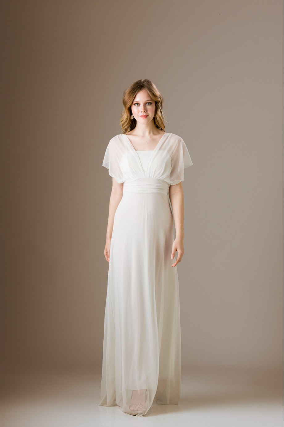 Μακρύ λευκό τούλινο φόρεμα