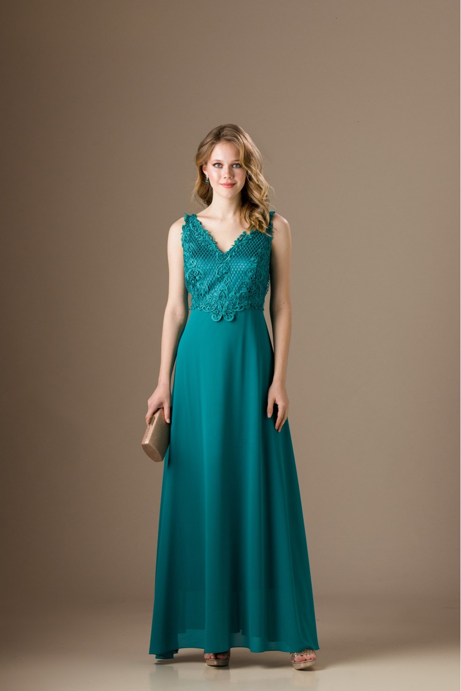 Πράσινο μακρύ φόρεμα με δαντέλα στο μπούστο