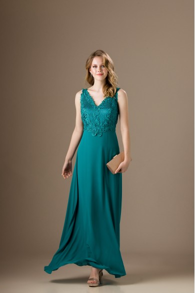 Πράσινο μακρύ φόρεμα με δαντέλα στο μπούστο Πράσινο μακρύ φόρεμα με δαντέλα στο μπούστο