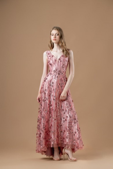 Μακρύ ροζ φόρεμα με δαντέλα με λουλούδια από παγέτα